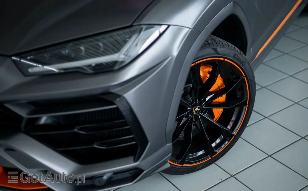 LAMBORGHINI Urus Standard