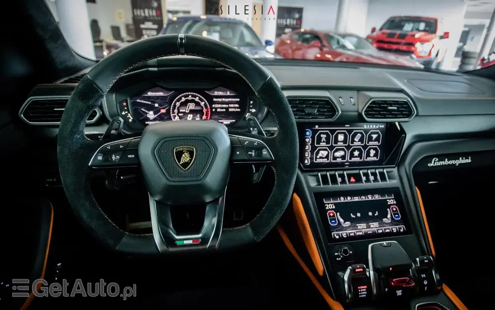 LAMBORGHINI Urus Standard