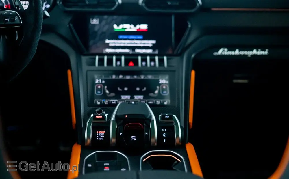 LAMBORGHINI Urus Standard