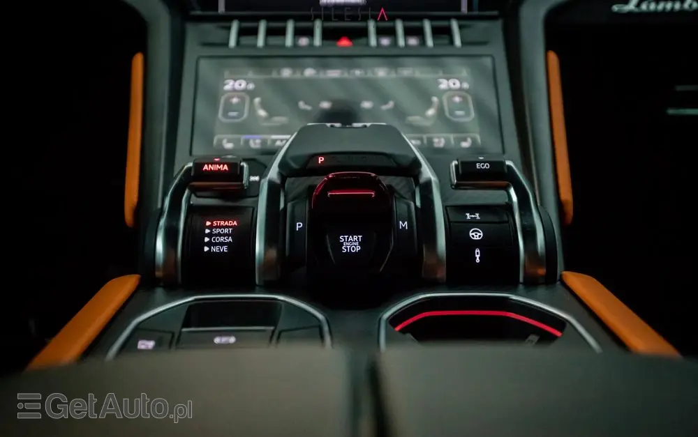 LAMBORGHINI Urus Standard