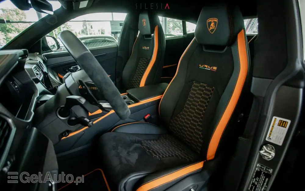 LAMBORGHINI Urus Standard