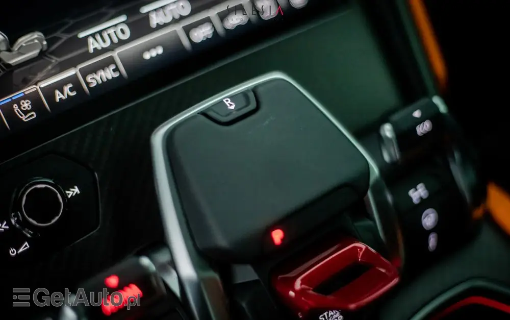 LAMBORGHINI Urus Standard