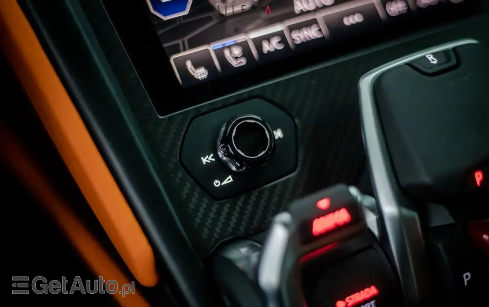 LAMBORGHINI Urus Standard