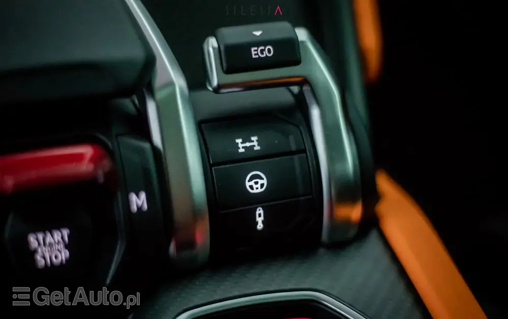 LAMBORGHINI Urus Standard