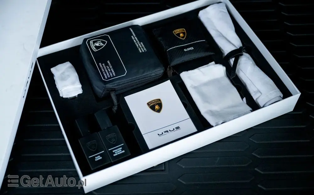 LAMBORGHINI Urus Standard