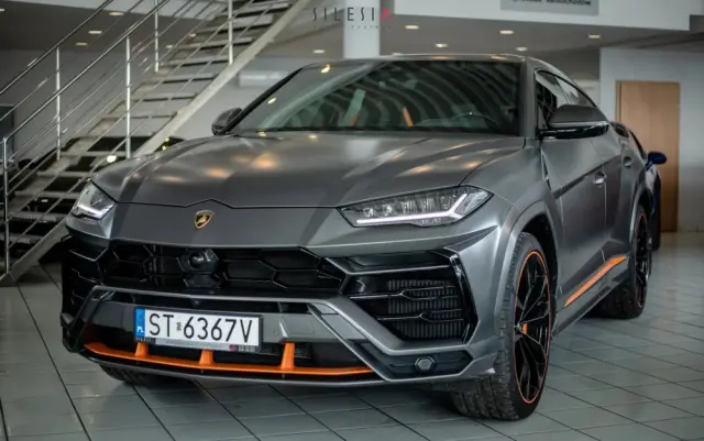 LAMBORGHINI Urus Standard