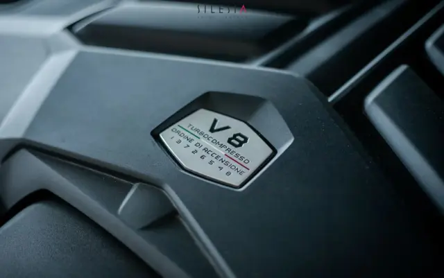 LAMBORGHINI Urus Standard