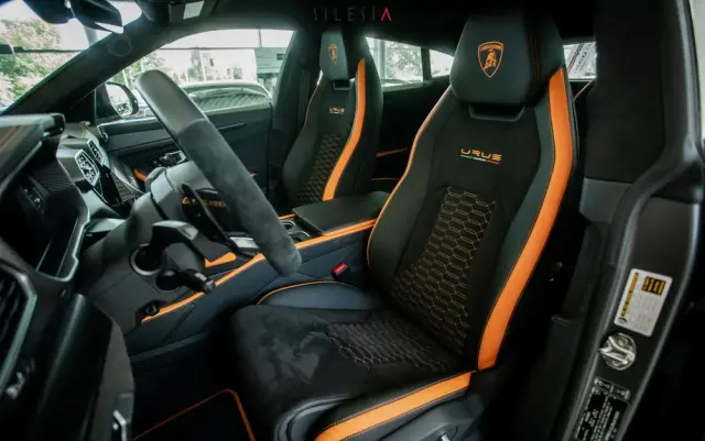 LAMBORGHINI Urus Standard