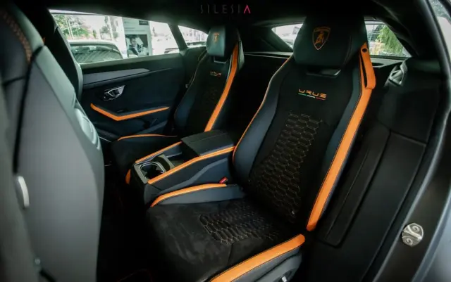 LAMBORGHINI Urus Standard