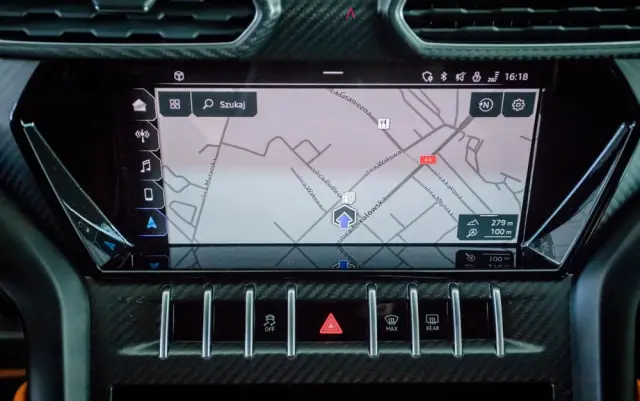 LAMBORGHINI Urus Standard