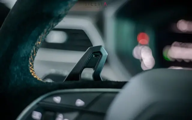 LAMBORGHINI Urus Standard