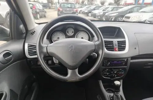 PEUGEOT 206 