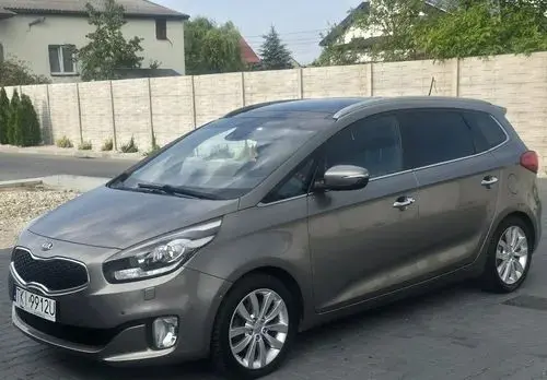 KIA Carens 