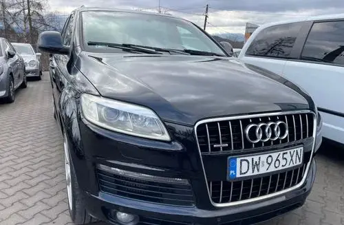 AUDI Q7 