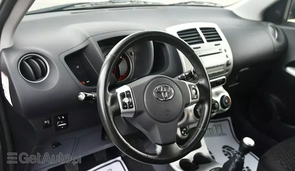 TOYOTA Urban Cruiser 