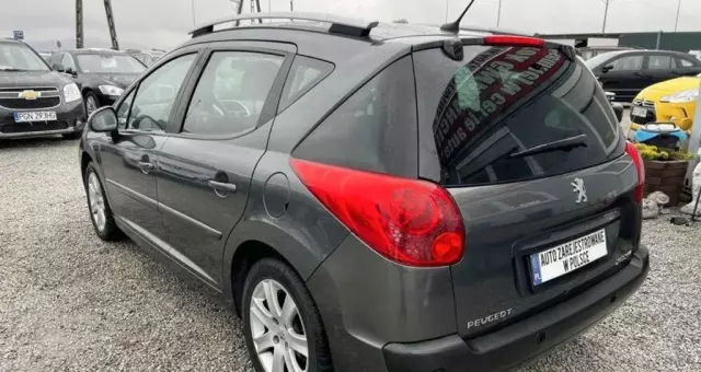 PEUGEOT 207 