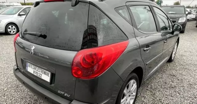 PEUGEOT 207 