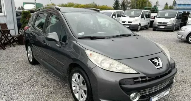 PEUGEOT 207 