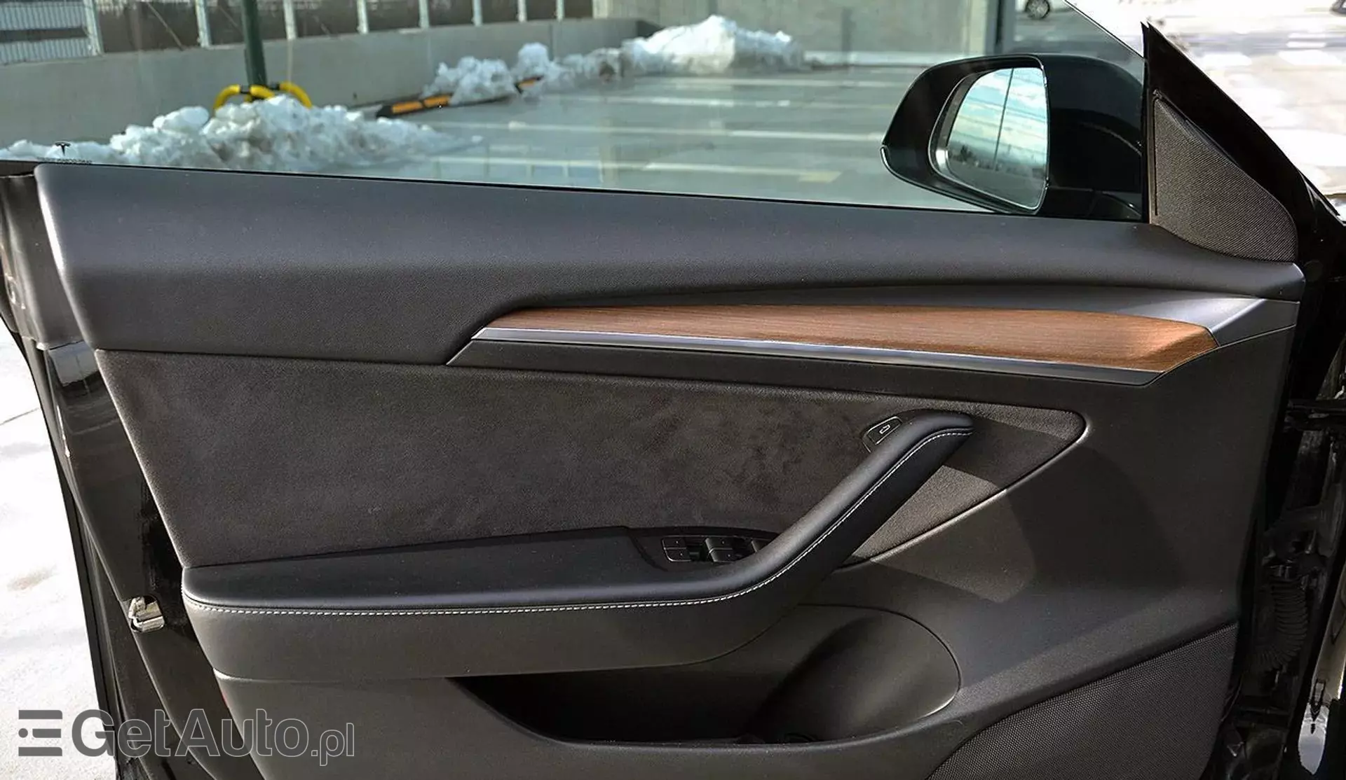 TESLA Model 3 Long Range 82 kWh (441 KM) AWD