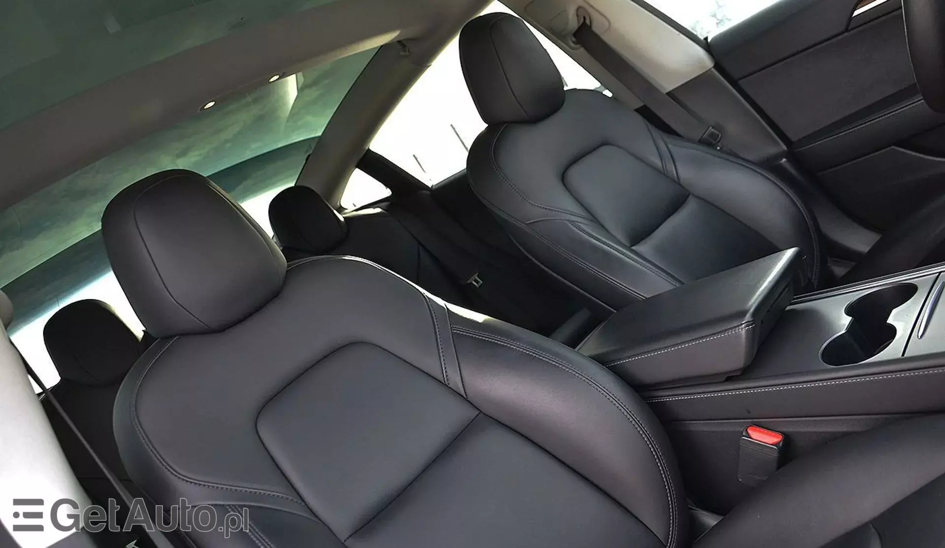 TESLA Model 3 Long Range 82 kWh (441 KM) AWD