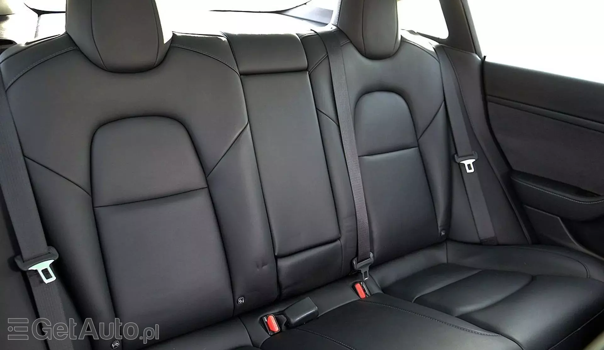 TESLA Model 3 Long Range 82 kWh (441 KM) AWD