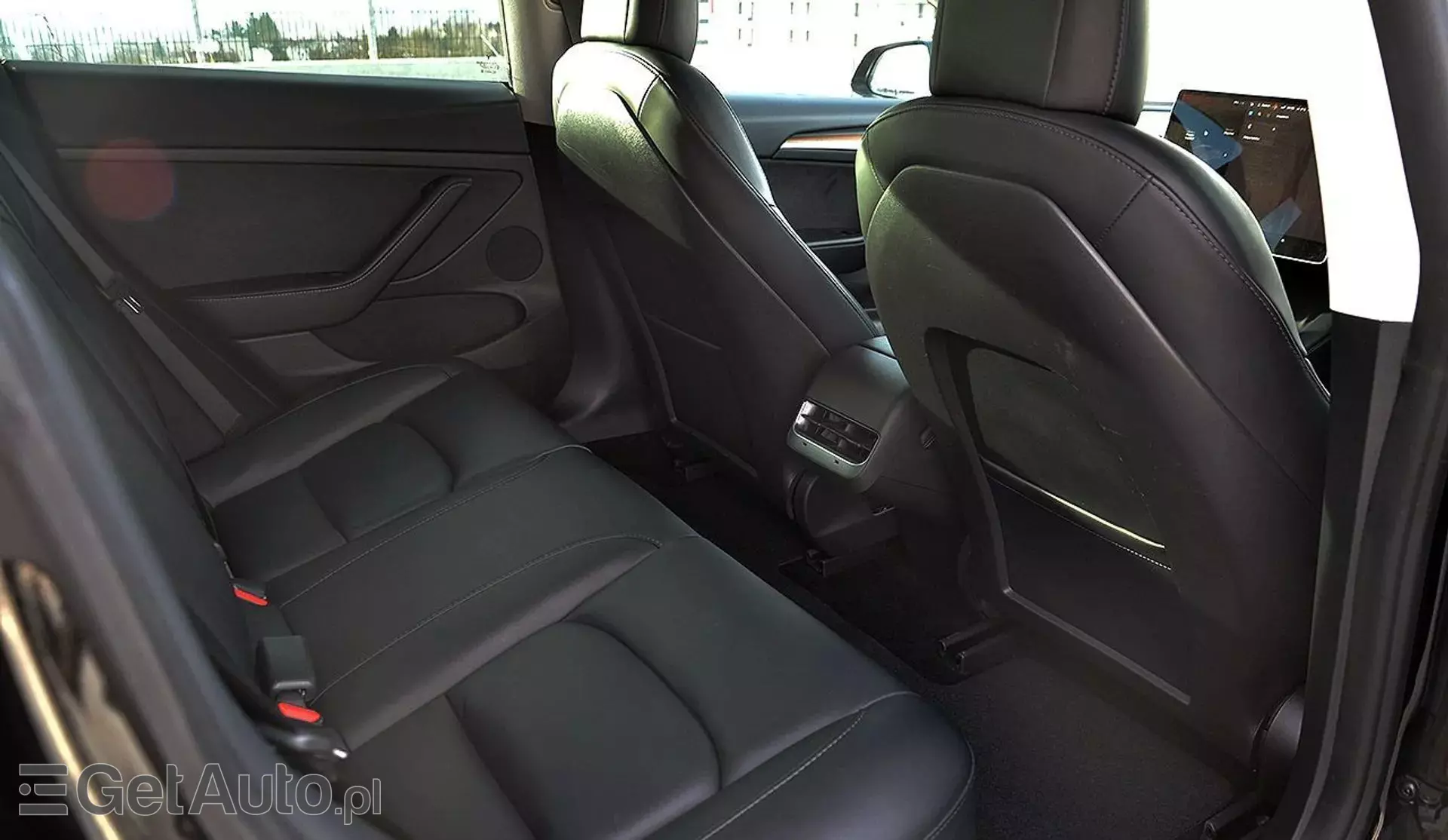 TESLA Model 3 Long Range 82 kWh (441 KM) AWD