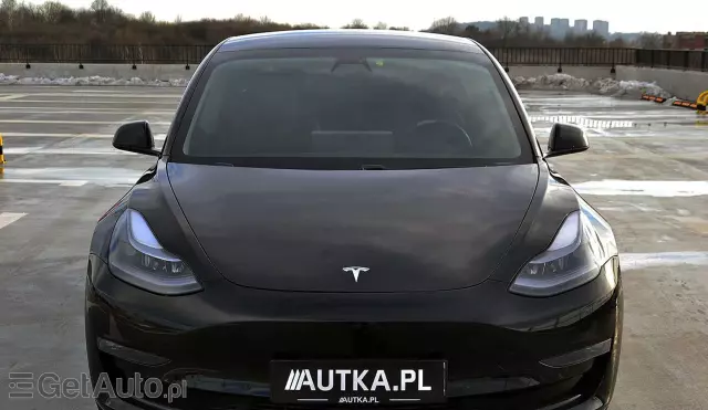 TESLA Model 3 Long Range 82 kWh (441 KM) AWD
