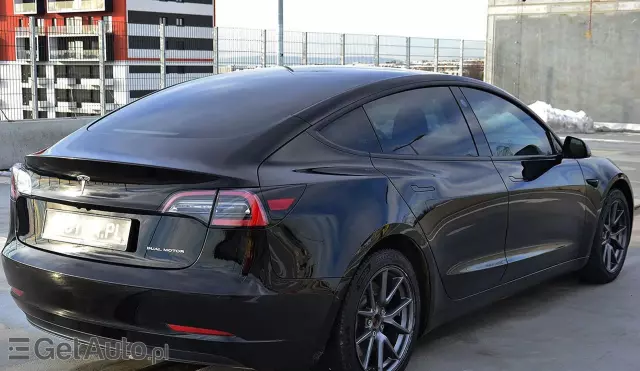 TESLA Model 3 Long Range 82 kWh (441 KM) AWD