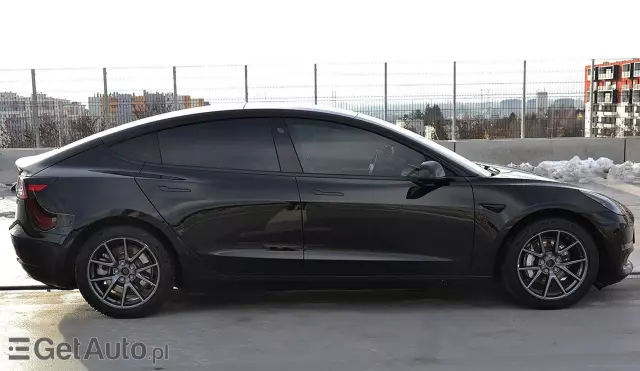 TESLA Model 3 Long Range 82 kWh (441 KM) AWD