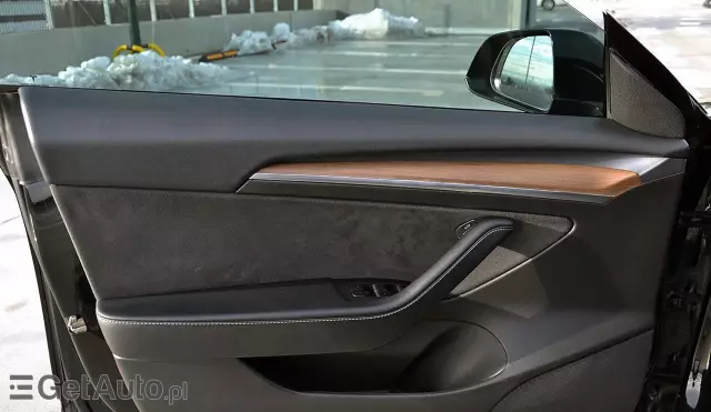 TESLA Model 3 Long Range 82 kWh (441 KM) AWD