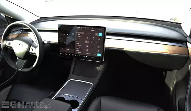 TESLA Model 3 Long Range 82 kWh (441 KM) AWD