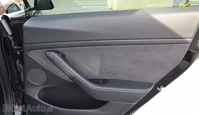 TESLA Model 3 Long Range 82 kWh (441 KM) AWD