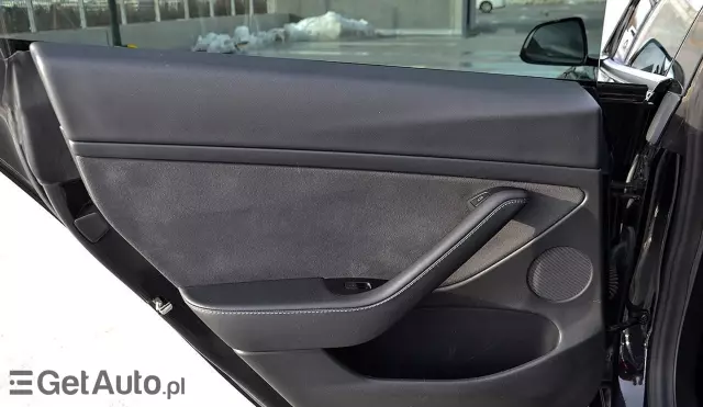 TESLA Model 3 Long Range 82 kWh (441 KM) AWD