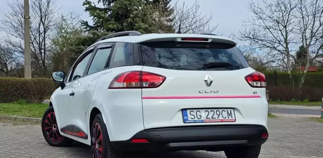 RENAULT Clio 