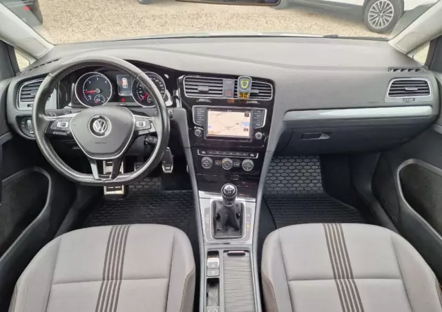 VOLKSWAGEN Golf Variant 1.6 TDI 4Motion BlueMotion Technology Allstar