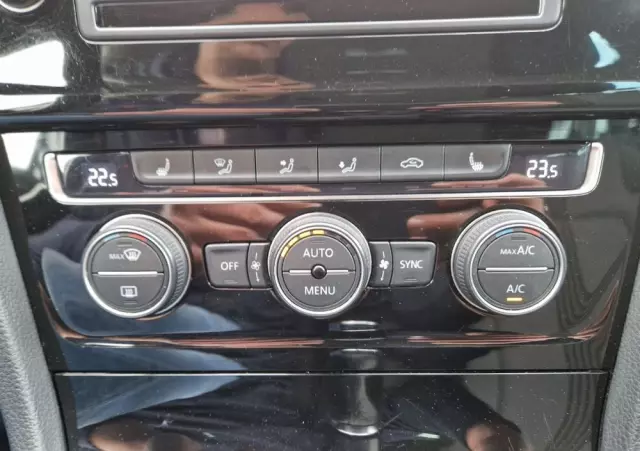 VOLKSWAGEN Golf Variant 1.6 TDI 4Motion BlueMotion Technology Allstar