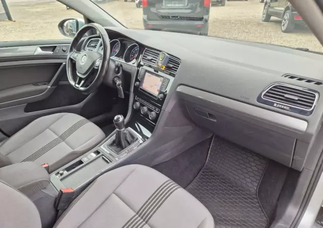 VOLKSWAGEN Golf Variant 1.6 TDI 4Motion BlueMotion Technology Allstar