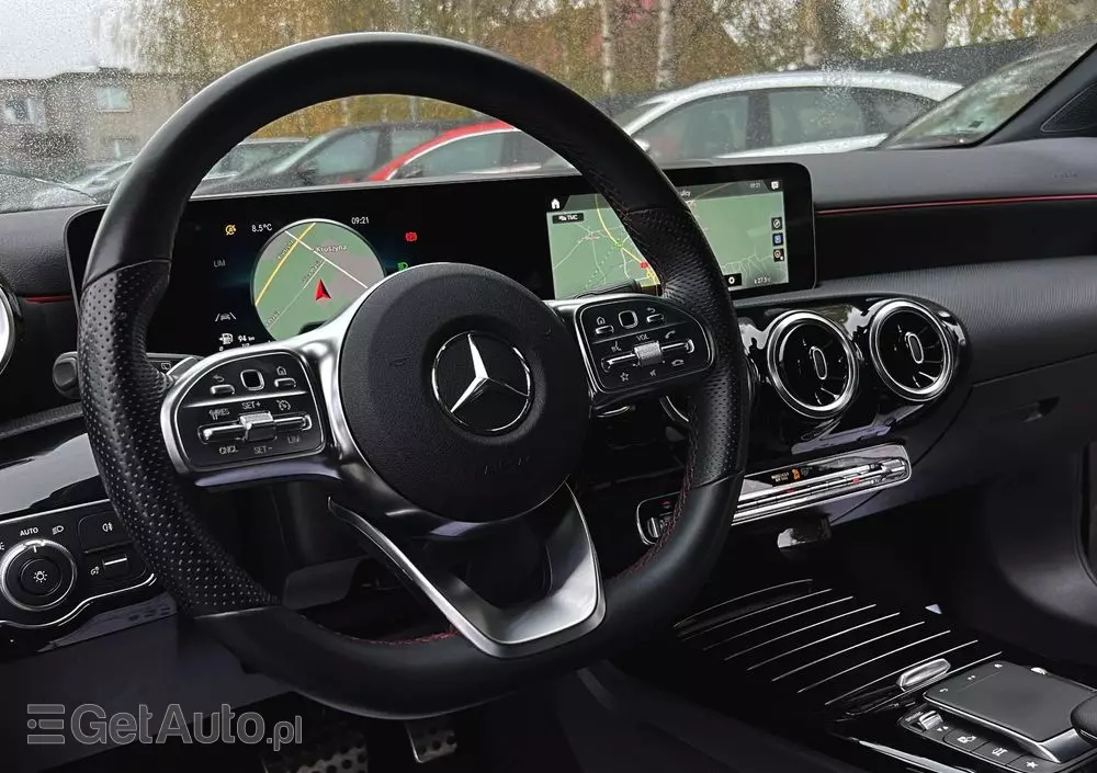 MERCEDES-BENZ Klasa A 200 d 8G-DCT AMG Line