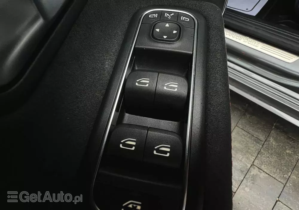 MERCEDES-BENZ Klasa A 200 d 8G-DCT AMG Line