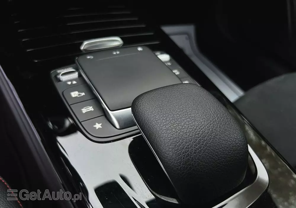 MERCEDES-BENZ Klasa A 200 d 8G-DCT AMG Line