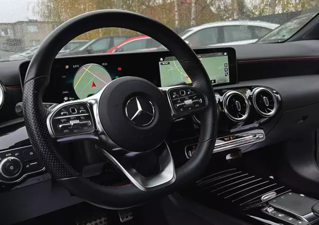 MERCEDES-BENZ Klasa A 200 d 8G-DCT AMG Line