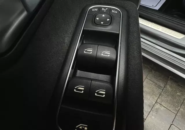 MERCEDES-BENZ Klasa A 200 d 8G-DCT AMG Line