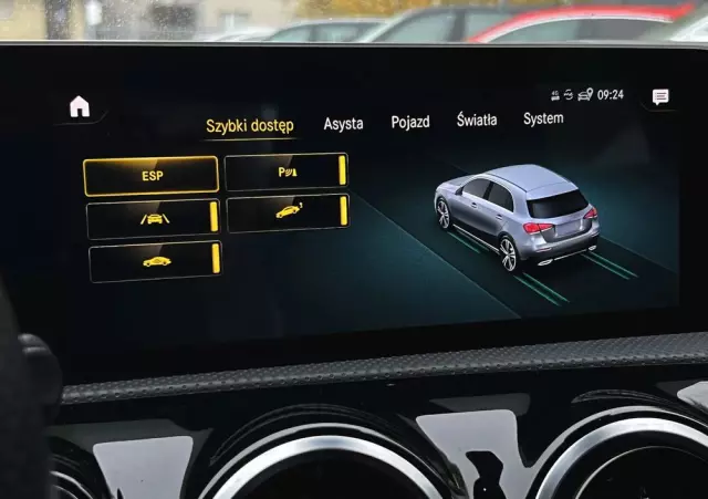 MERCEDES-BENZ Klasa A 200 d 8G-DCT AMG Line