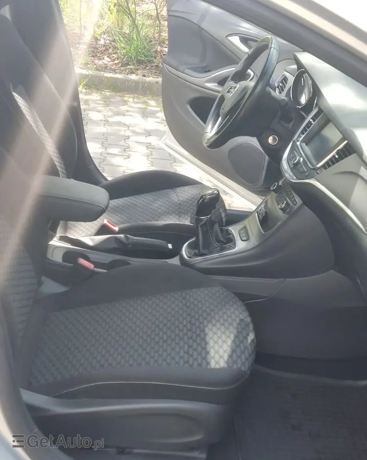 OPEL Astra 1.4 Turbo Innovation