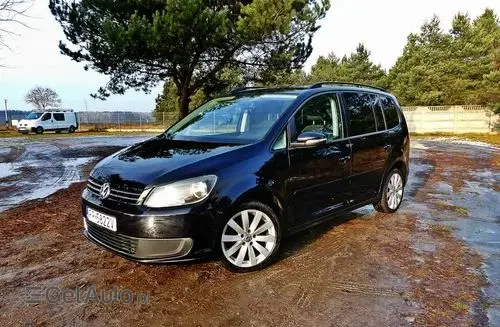 VOLKSWAGEN Touran 