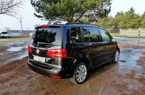 VOLKSWAGEN Touran 