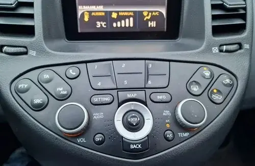 NISSAN Primera 