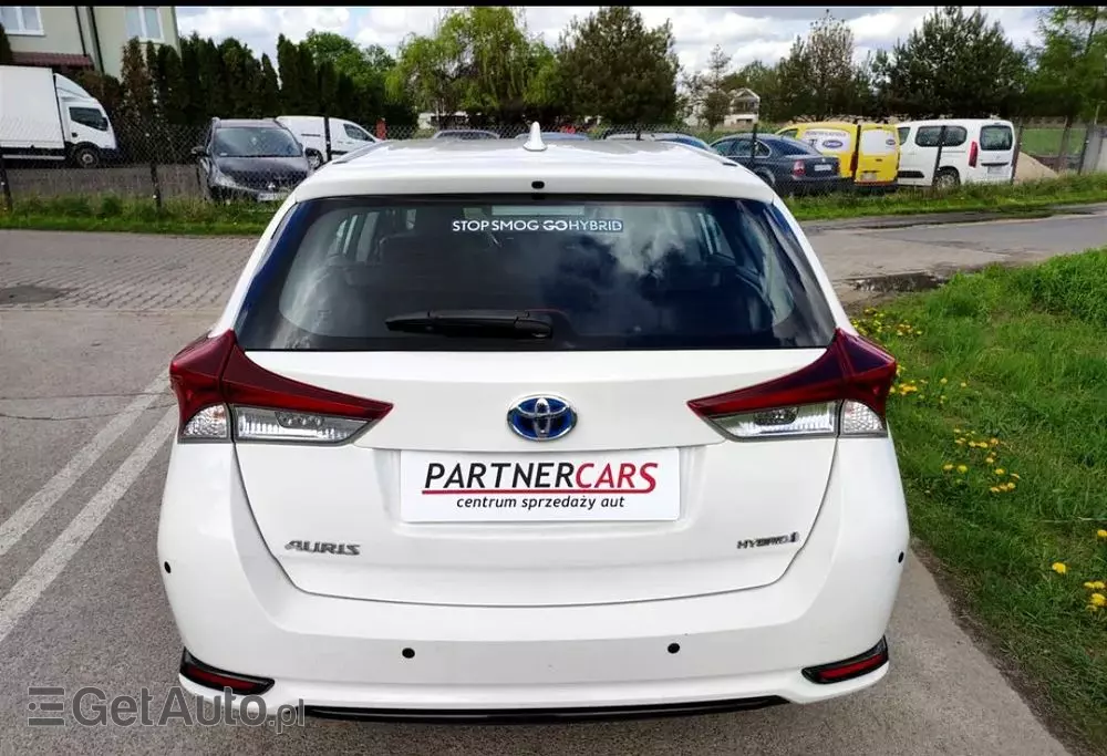 TOYOTA Auris 