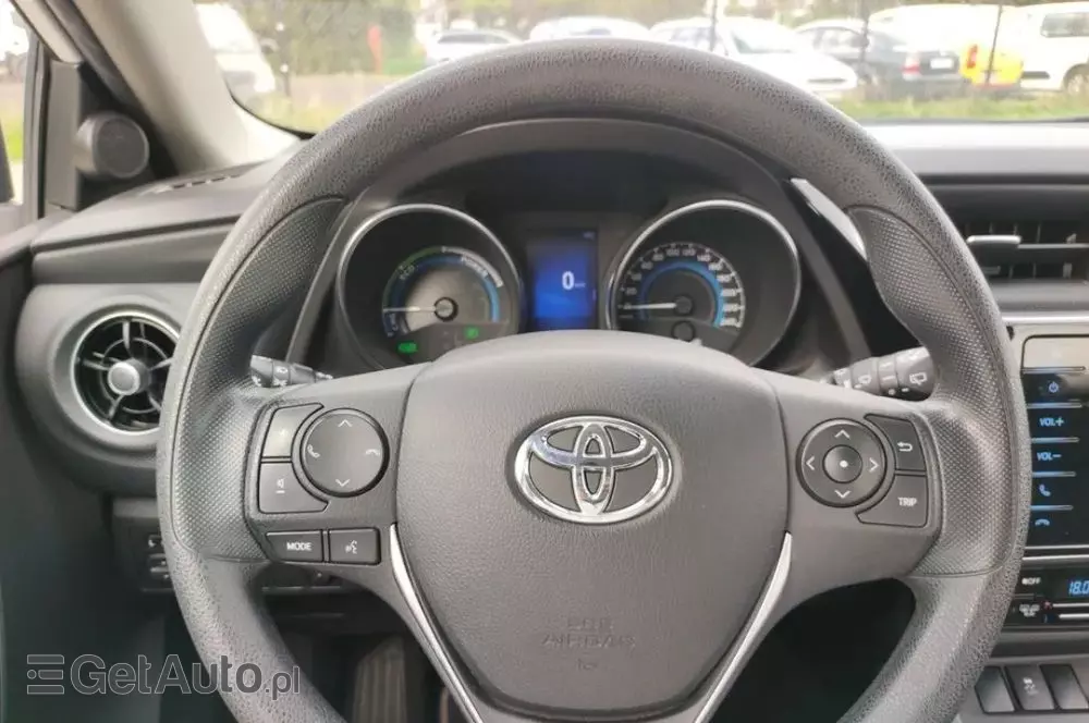 TOYOTA Auris 
