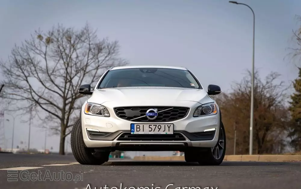 VOLVO V60 Cross Country T5 AWD Summum